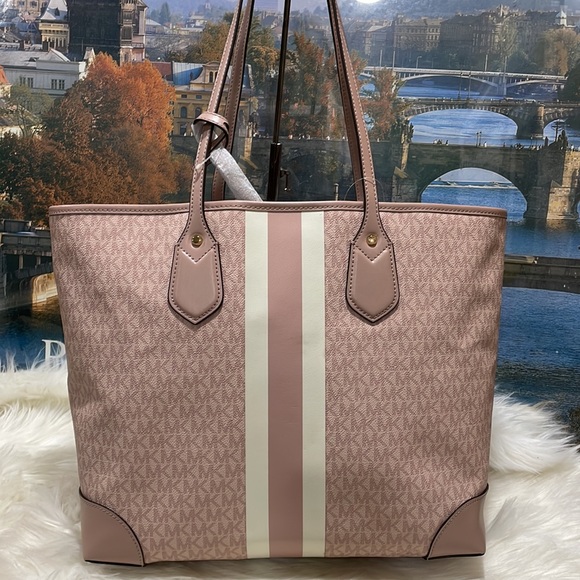 Michael Kors Eva Tote - Picture 4 of 8